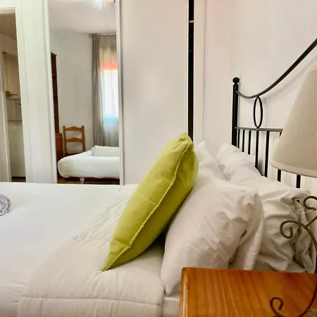 Deyanira Suite, Aeropuerto, Ifema * Madrid