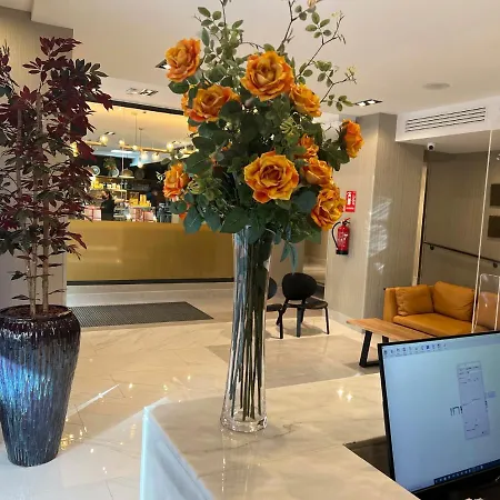 Avenida Gran Via Hotell Madrid