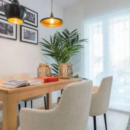 Center 2 Bedrooms Quiet Appartement