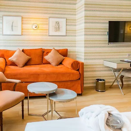 Opera Hotell