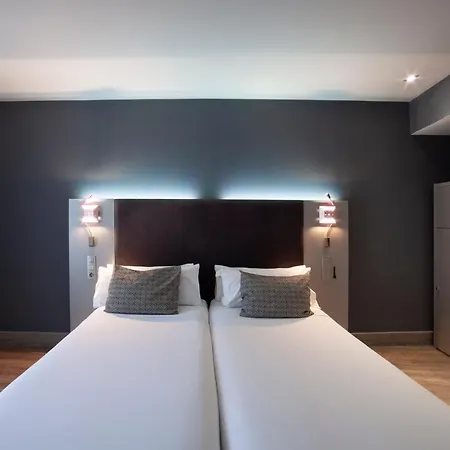 Hotell Petit Palace Plaza Espana