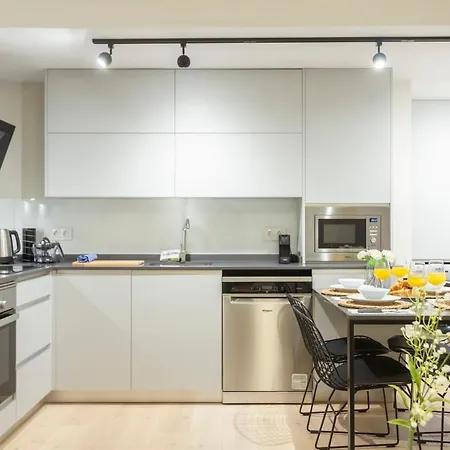Dobohomes - Clara Del Rey Apartment Madrid