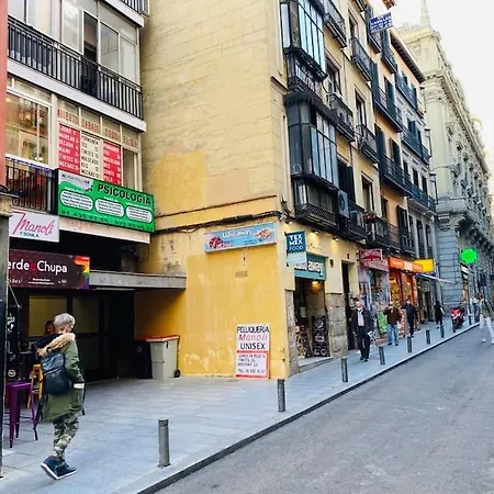 En La Calle Hortaleza De Centro * Madrid