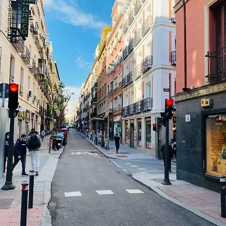 Apartamento En La Calle Hortaleza De Centro *