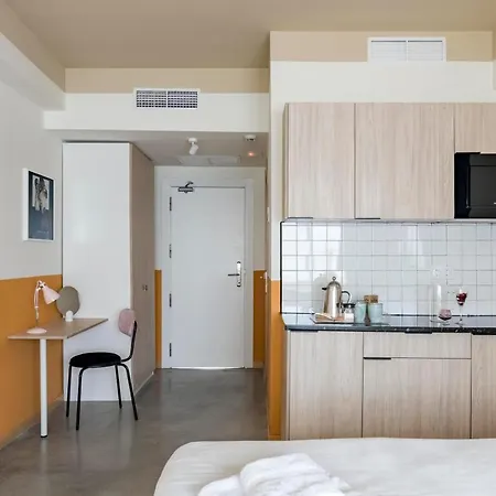 Bob W Chueca Aparthotel