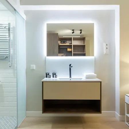 Dobohomes - Clara Del Rey Apartment Madrid