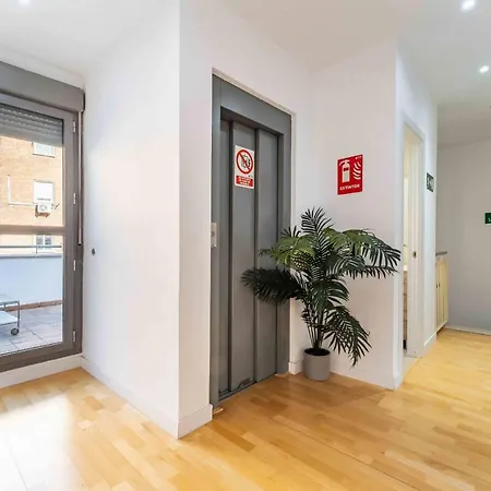 Super Deluxe With Free Parking Center Apartment