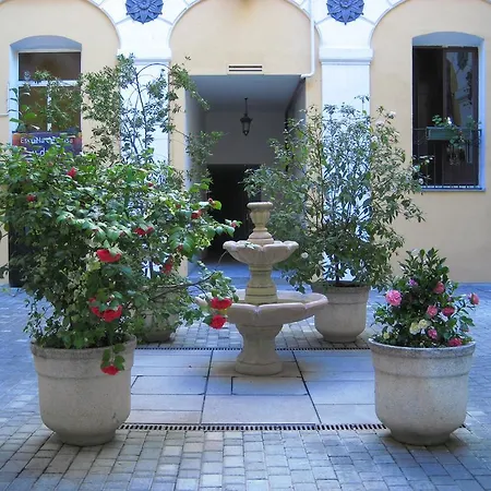 Huespedes Toledo Guest house *