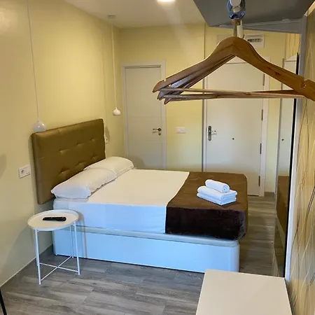 Guest house Alaska Madrid