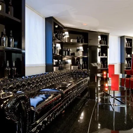 Vincci Via - 66 Hotel