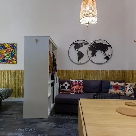 Social - Kitchen - Apartment