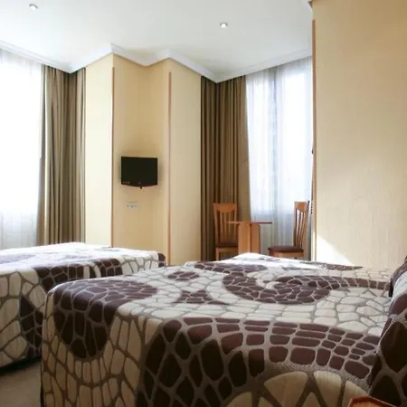 Mediodia Hotell