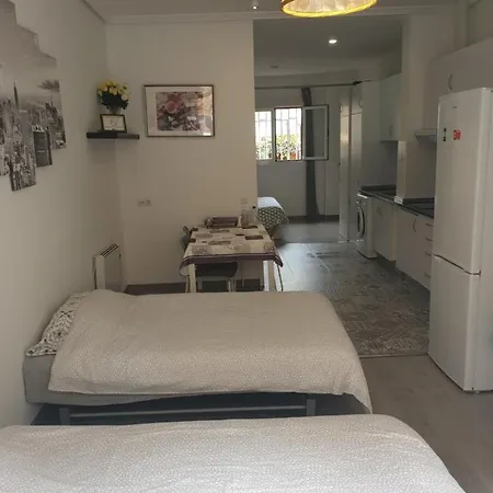Apartment Bonito Apto Cinco Torres Plaza Castilla Madrid