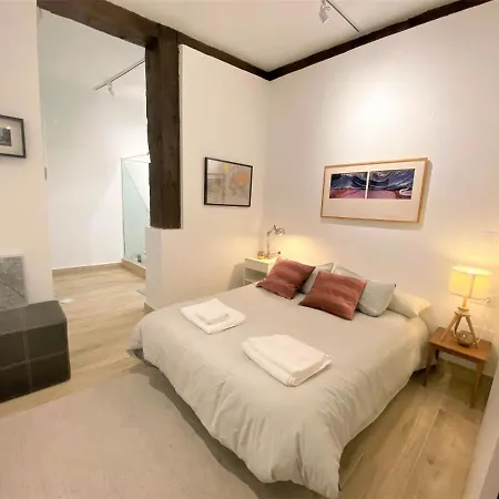 Opera-suites Luxury La Boheme, In The Very Center Of Madrid. Daire