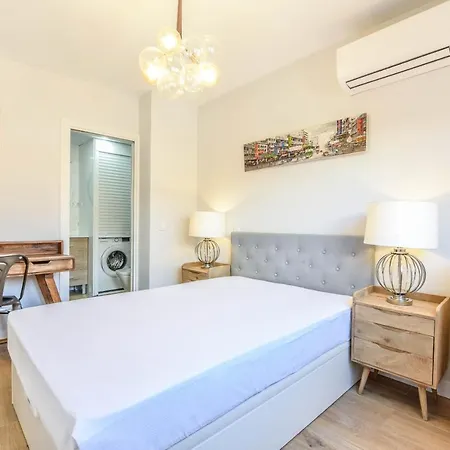 Apartamento En Moncloa Apartment *