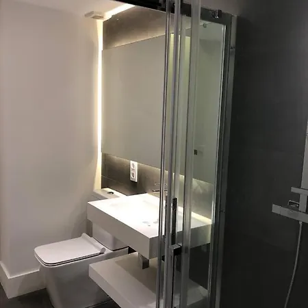 Moderno Con Estilo, 2 Dormitorios 1 Bano, La Latina Apartment Madrid