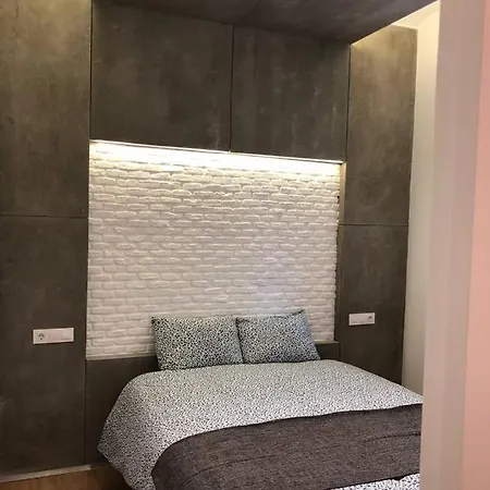 Moderno Con Estilo, 2 Dormitorios 1 Bano, La Latina Apartment