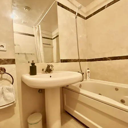Precioso Estudio Conde Orgaz Apartment