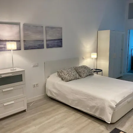 Padre Claret2 Apartments