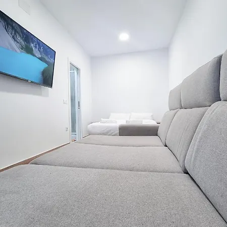 Metropolitan Apartment *