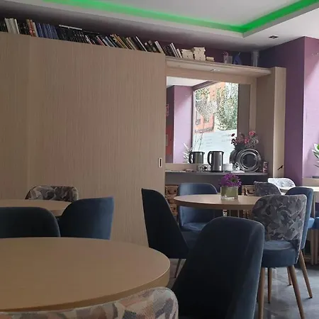 4c Cuatro Caminos Guest house 3*