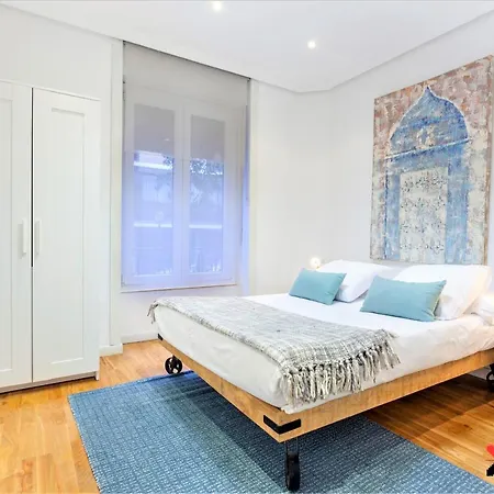 Mit House Menorca En Apartment Madrid