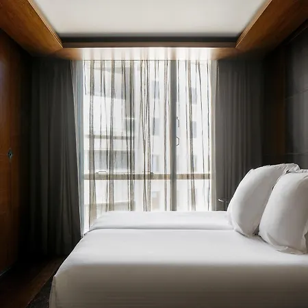 Hotel Urban, A Small Luxury Of The World Madryt