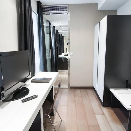 Отель Petit Palace Arenal 3*