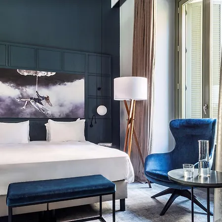 Radisson Blu Hotel, Prado 4*
