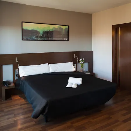 Hotell Tach Airport