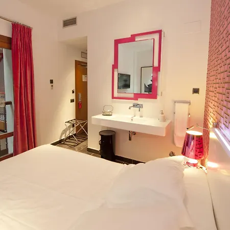 Hotel Del Leon De Oro Boutique 4*