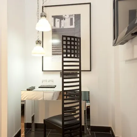 Del Leon De Oro Boutique