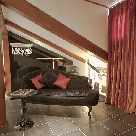 Del Leon De Oro Boutique Hotel 4*