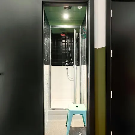 Generator Hotel