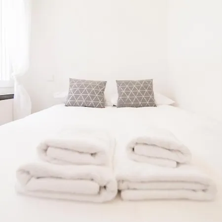 Minty - Velarde Apartment *