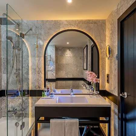 H10 Puerta De Alcala Hotel 4*