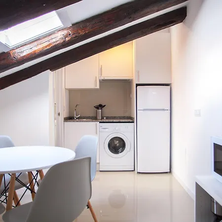 In Malasana Apartment Madrid