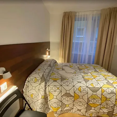 Far Gran Via Hostel