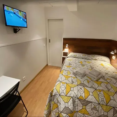 Far Gran Via Hostel *
