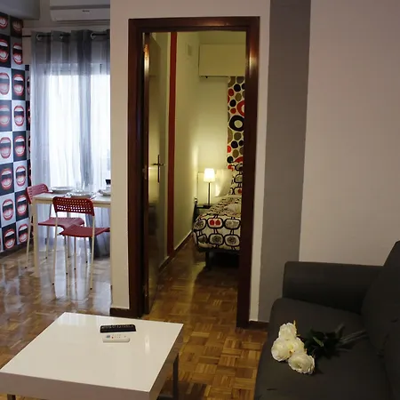 Far Gran Via Hostel *
