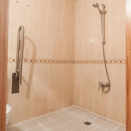 Josefina Hostal *