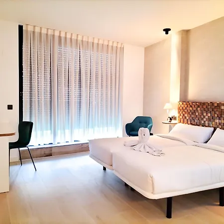 Far Bernabeu Hostal