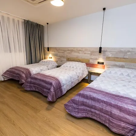 Far Bernabeu Hostal Madrid