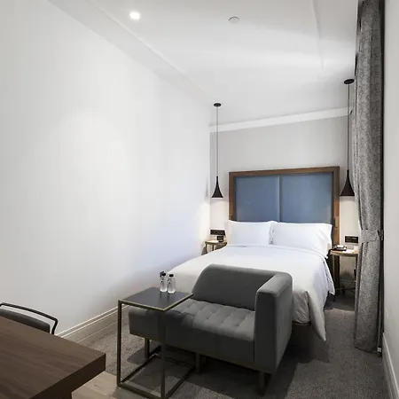 Doubletree By Hilton Madrid-prado 4*