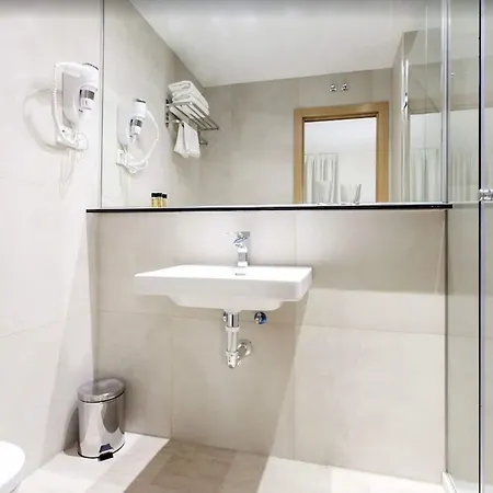 Hotel Castilla Ii Puerta Del Sol Madrid