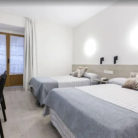 Castilla Ii Puerta Del Sol Hotel