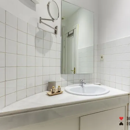 Mit House Menorca En Apartment Madrid