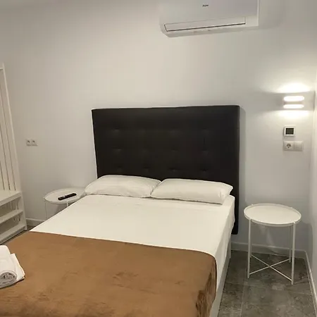 Guest house Alaska Madrid
