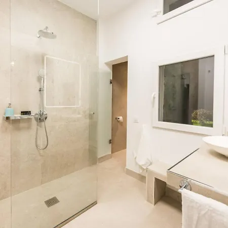 Luxury Design Center Apartment