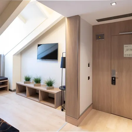 Catalonia Plaza Mayor Hotel 4*